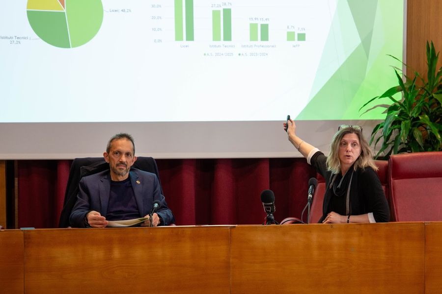 L'assessore regionale al Sistema educativo, Jean-Pierre Guichardaz e a sovraintendente agli studi, Marina Fey L'assessore regionale al Sistema educativo, Jean-Pierre Guichardaz e a sovraintendente agli studi, Marina Fey