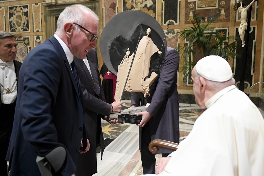 Il Papa invitato in Valle d'Aosta per il ventennale della morte di Giovanni Paolo II