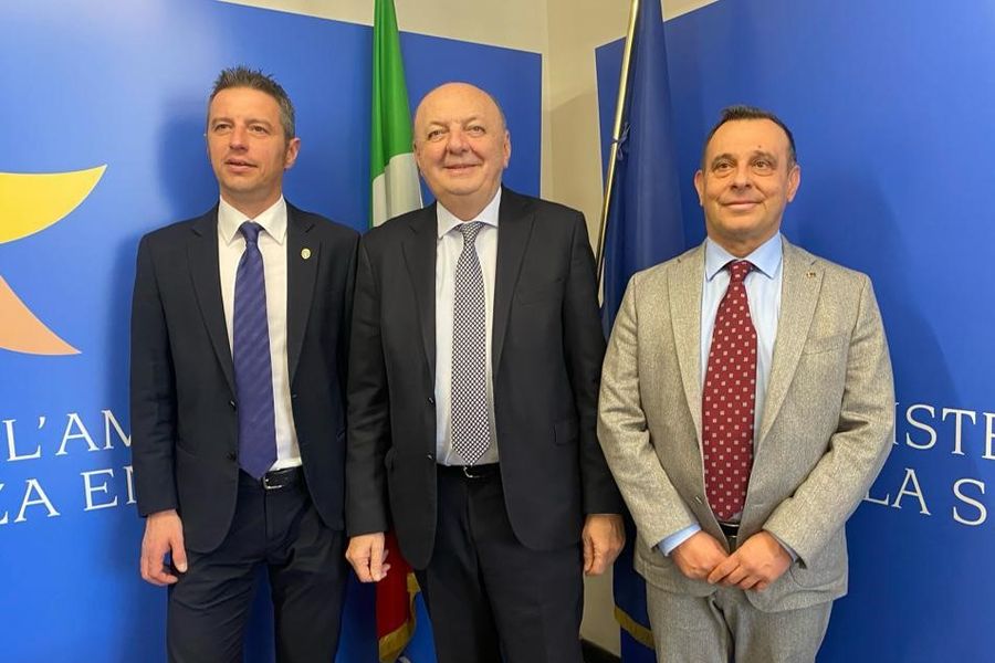 Ambiente, assessore Sapinet e deputato Manes incontrano il ministro Pichetto Fratin Ambiente, assessore Sapinet e deputato Manes incontrano il ministro Pichetto Fratin