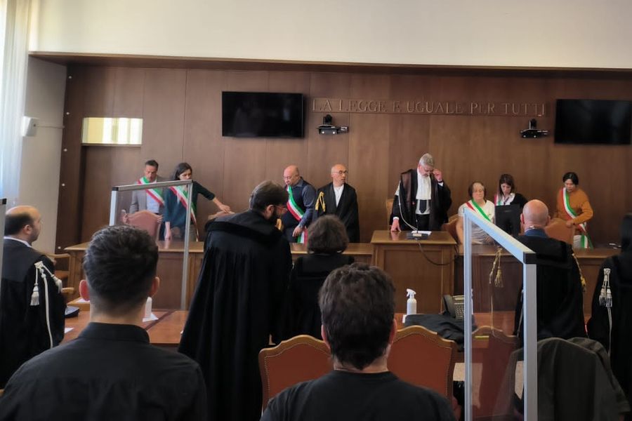 La Corte d'assise alla lettura della sentenza La Corte d'assise alla lettura della sentenza