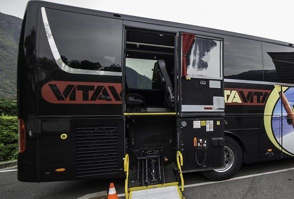 Un pullman adibito al trasporto pubblico in Valle d'Aosta Un pullman adibito al trasporto pubblico in Valle d'Aosta