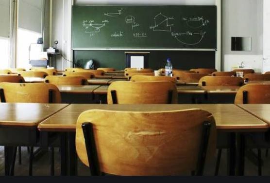 St-Vincent, Svastiche disegnate, prof ridicolizzati con le app; salta la gita per la classe 3°B delle medie St-Vincent, Svastiche disegnate, prof ridicolizzati con le app; salta la gita per la classe 3°B delle medie