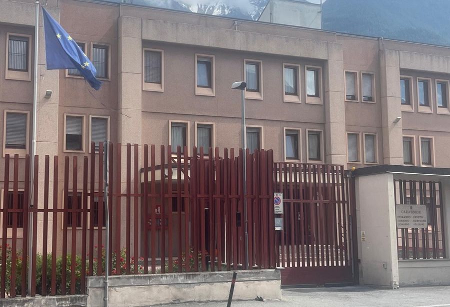 Eroina, cocaina e hashish; 48enne aostano arrestato dai carabinieri per spaccio Eroina, cocaina e hashish; 48enne aostano arrestato dai carabinieri per spaccio