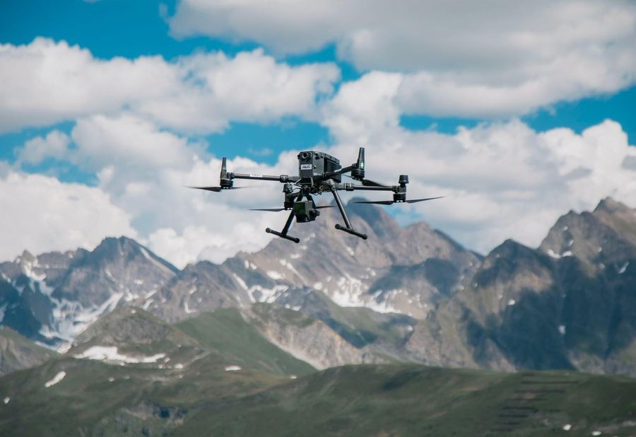 Droni e IA sorvegliano il Monte Bianco, test di sicurezza per il traforo Droni e IA sorvegliano il Monte Bianco, test di sicurezza per il traforo