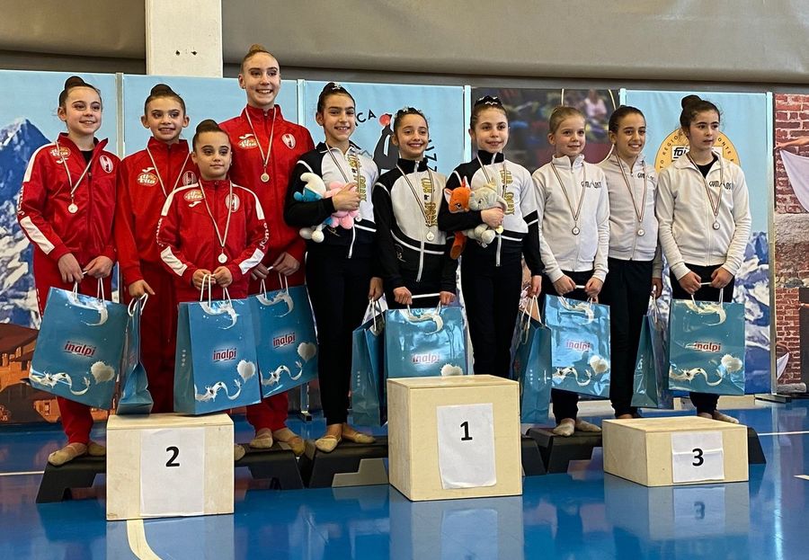 Il podio delle Allieve LD