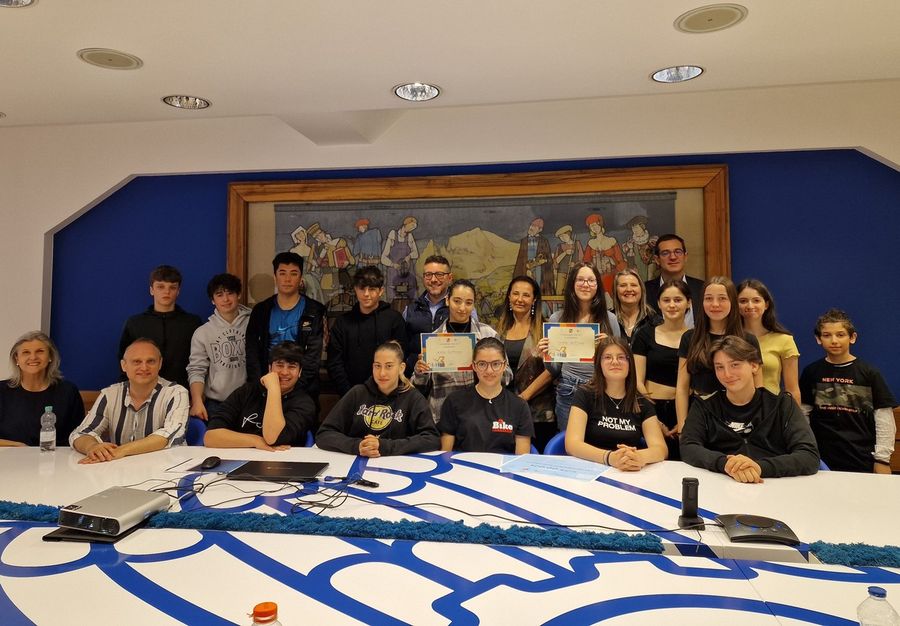 Foto di gruppo alla premiazione Concorso Pmi Day 2023