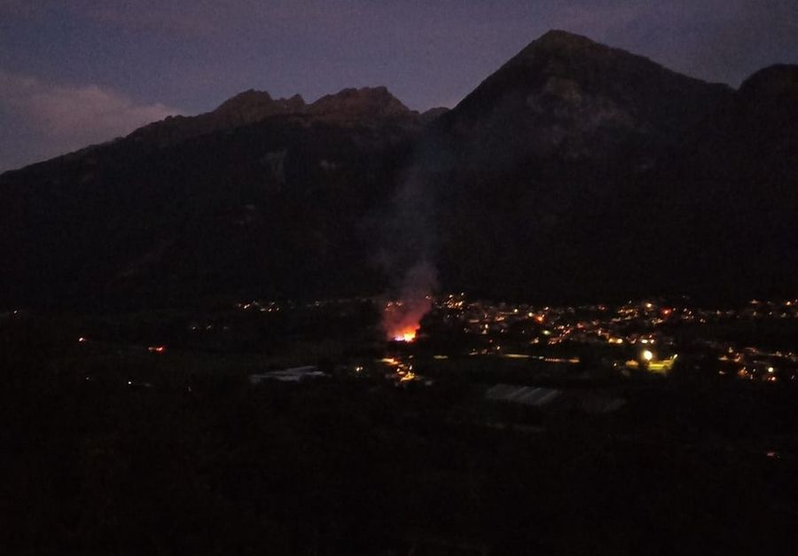 L'incendio del maneggio visto dalla collina di fronte L'incendio del maneggio visto dalla collina di fronte