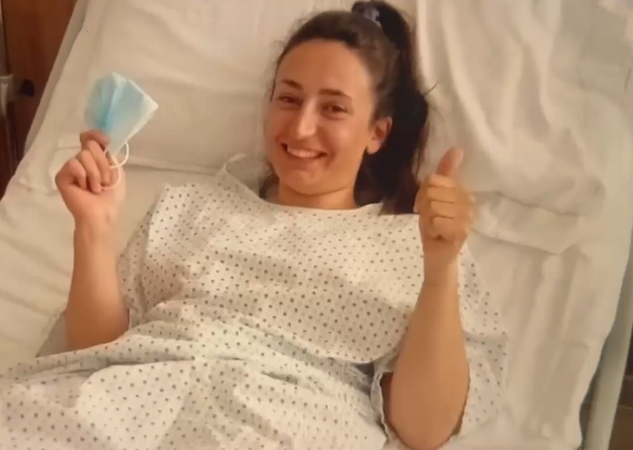 Janira Mellé felice subito dopo l'intervento alla caviglia Janira Mellé felice subito dopo l'intervento alla caviglia