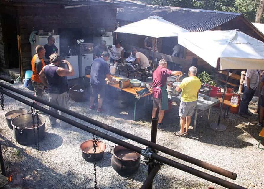 Arnad, torna ad agosto la Festa del Lardo Arnad, torna ad agosto la Festa del Lardo