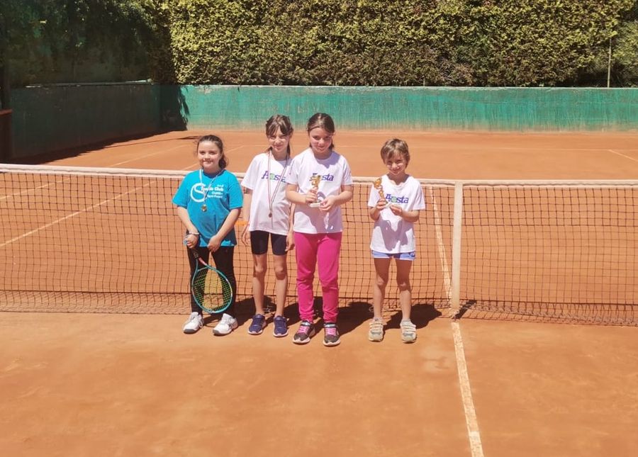 Le finaliste Brunet e Napolitano con le terze Camassa e Stan Le finaliste Brunet e Napolitano con le terze Camassa e Stan