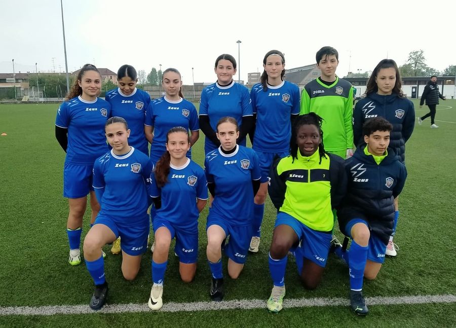 Calcio F: U15 le ragazze dell'Aosta 511 sbaragliano il Piossasco Calcio F: U15 le ragazze dell'Aosta 511 sbaragliano il Piossasco