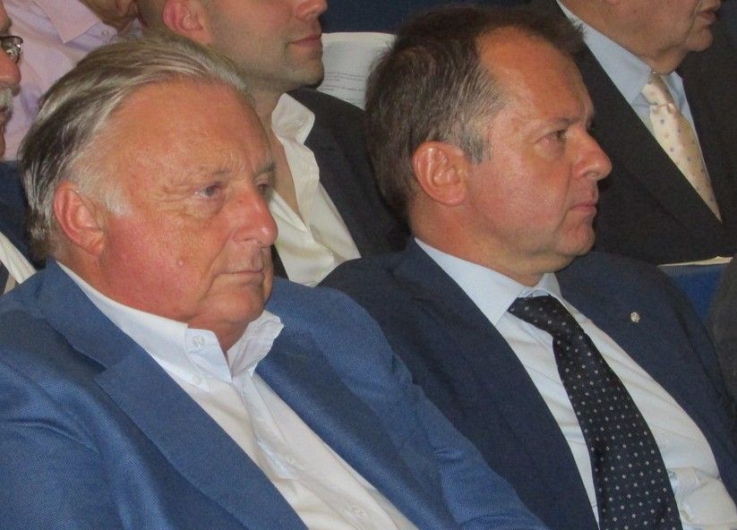 Da sn Graziano Dominidiato e Adriano Valieri, rispettivamente presidente e direttore di Confcommercio VdA