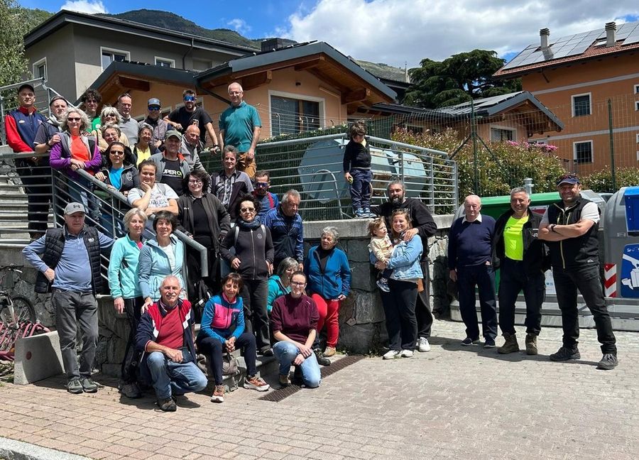 Foto di gruppo per le squadre dei volontari (cliccare sull'immagine per avviare la gallery)