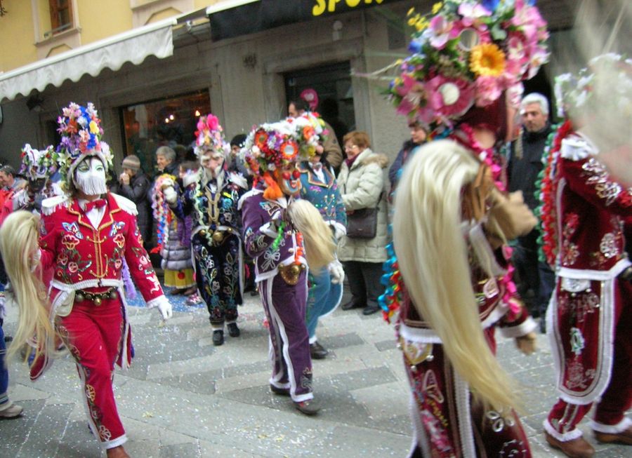 Ad Aosta il 12 gennaio l'atteso ritorno della sfilata dei 'Carnavals de montagne' Ad Aosta il 12 gennaio l'atteso ritorno della sfilata dei 'Carnavals de montagne'