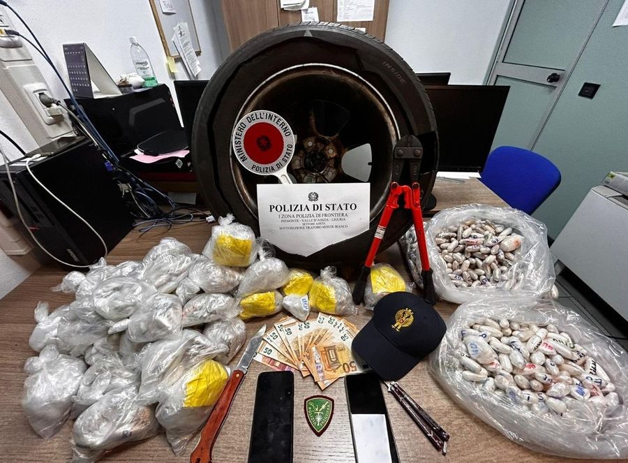 Trasportavano 17 chili di droga; arrestati al tunnel del Bianco poco prima della chiusura