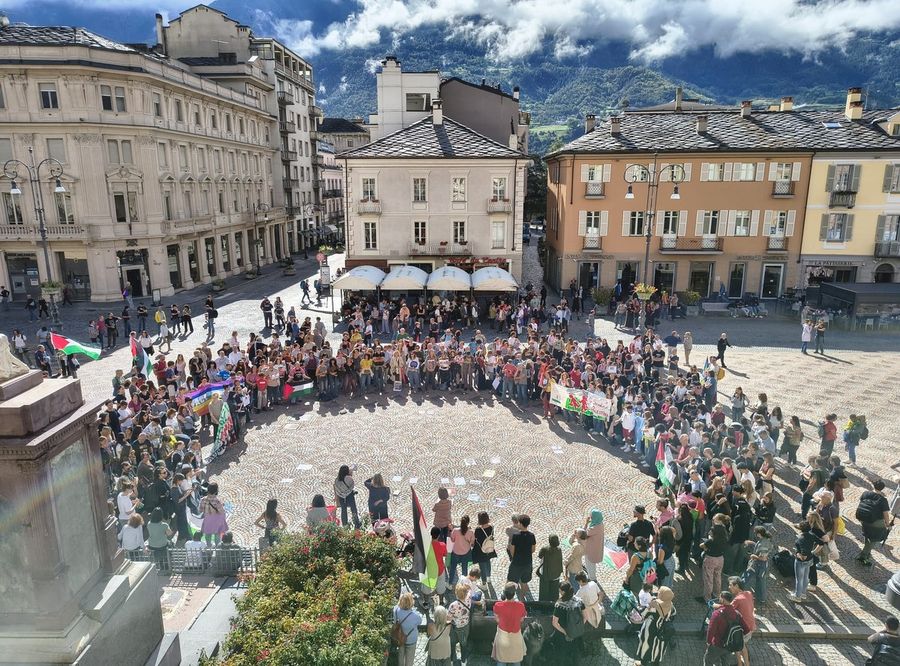 Aosta, presidio pro Palestina in piazza Chanoux