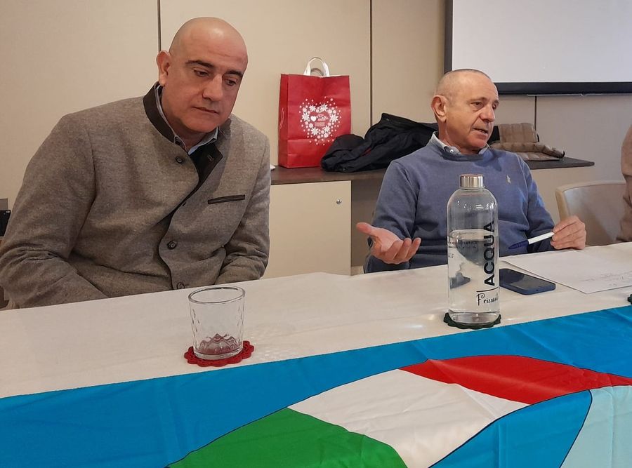 Andrea Grannonico (a sn nella foto) durante il congresso elettivo