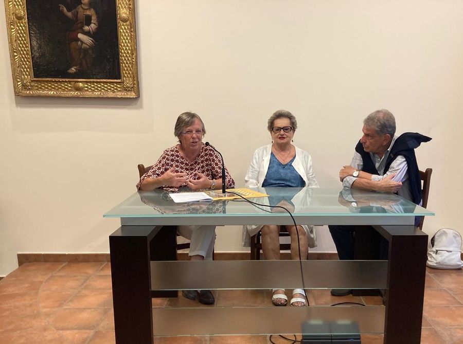 Da sn Cristina De La Pierre, Mariagrazia Vacchina e don Albino Blanchet Da sn Cristina De La Pierre, Mariagrazia Vacchina e don Albino Blanchet