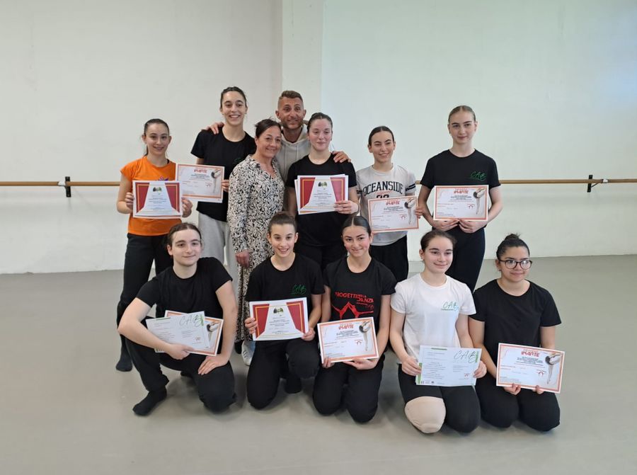 Il gruppo CAB - Da sx, la prima in piedi Serena Spanò e la seconda in ginocchio Maria Venuti Il gruppo CAB - Da sx, la prima in piedi Serena Spanò e la seconda in ginocchio Maria Venuti