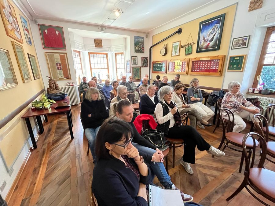 L'assemblea della sezione valdostana Anei che ha eletto il nuovo direttivo L'assemblea della sezione valdostana Anei che ha eletto il nuovo direttivo