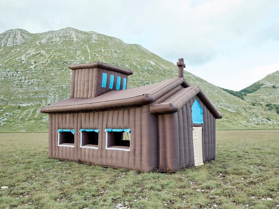 Luce e oscuro, gioco e silenzio, il 'double monde' di Stefano Cerio Luce e oscuro, gioco e silenzio, il 'double monde' di Stefano Cerio