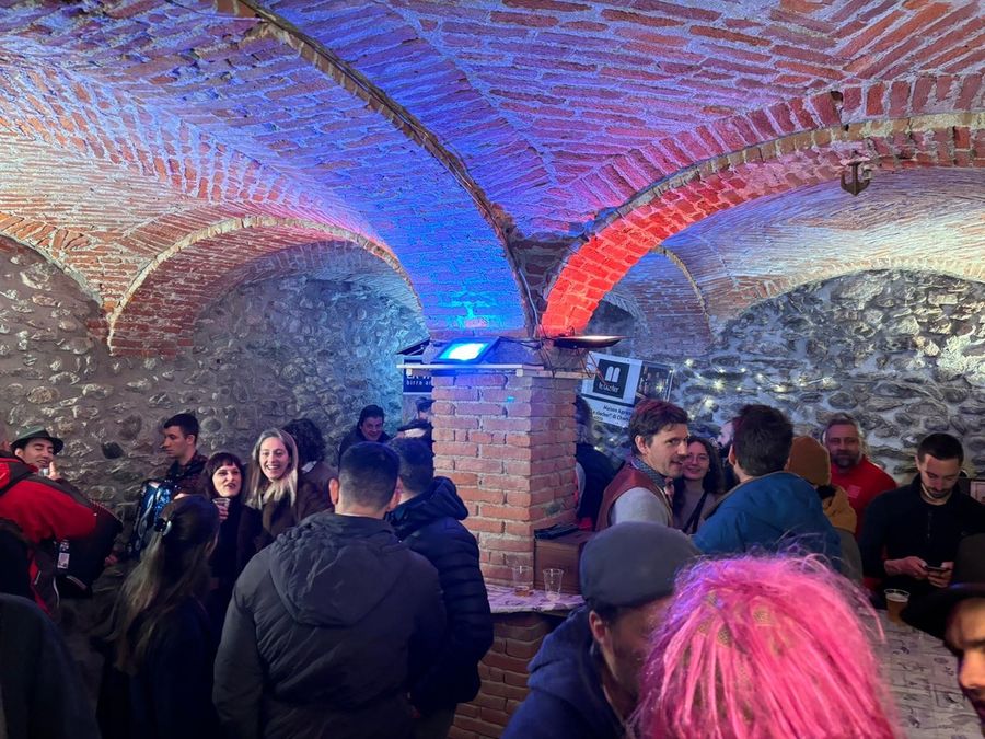 Con la Veillà la Millenaria si veste a festa e invade le 'crotte' Con la Veillà la Millenaria si veste a festa e invade le 'crotte'