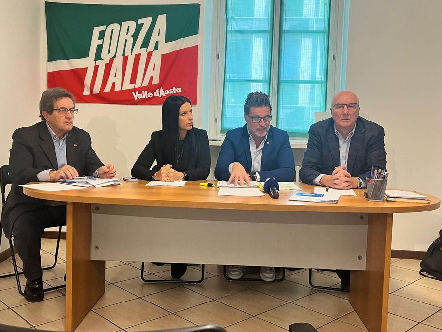 Da sn Mauro Baccega, Emily Rini, Christian Ganis e Pierluigi Marquis Da sn Mauro Baccega, Emily Rini, Christian Ganis e Pierluigi Marquis