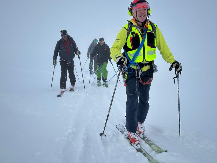 Soccorsi due scialpinisti in difficoltà sul Monte Rosa e uno travolto dal valanga al col Flassin