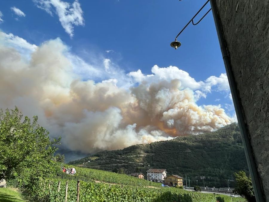 Incendio Aymavilles, gli indagati sono 11 ma l'inchiesta prosegue serrata Incendio Aymavilles, gli indagati sono 11 ma l'inchiesta prosegue serrata