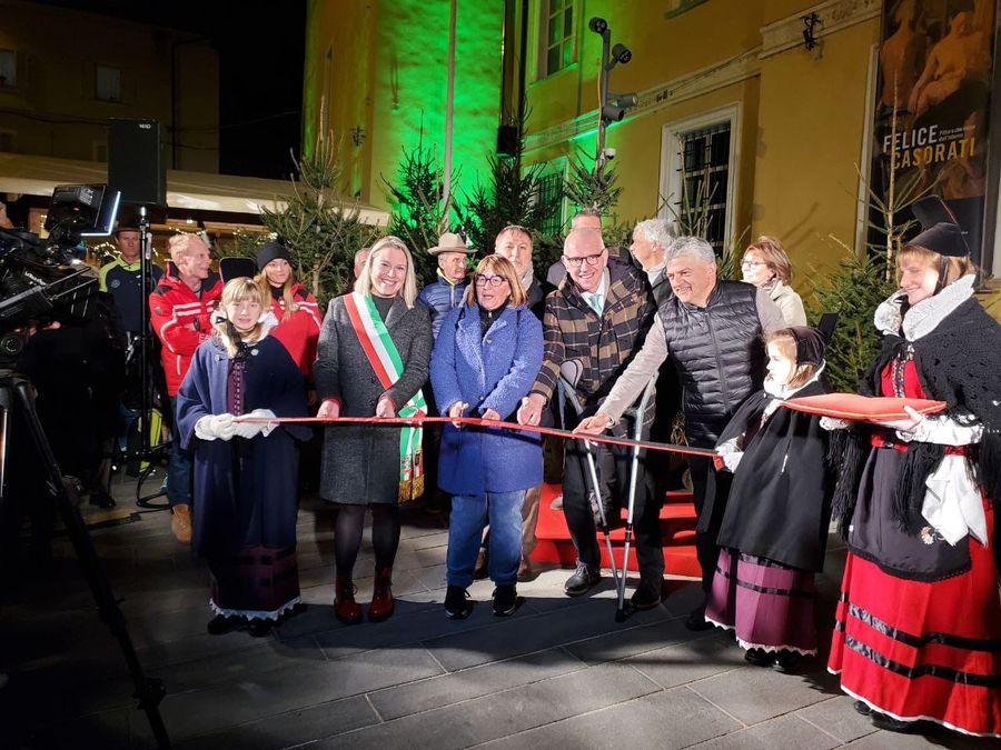 Aosta, aperto il Marché Vert Noel
