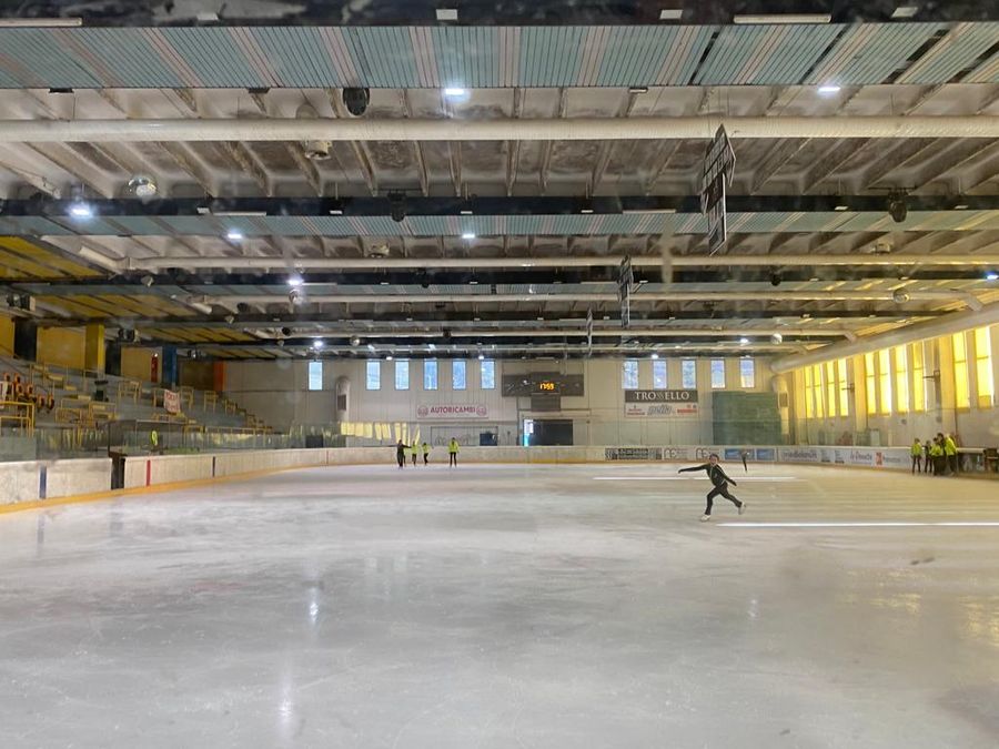 Si corre per approvare il nuovo Palaghiaccio di Aosta