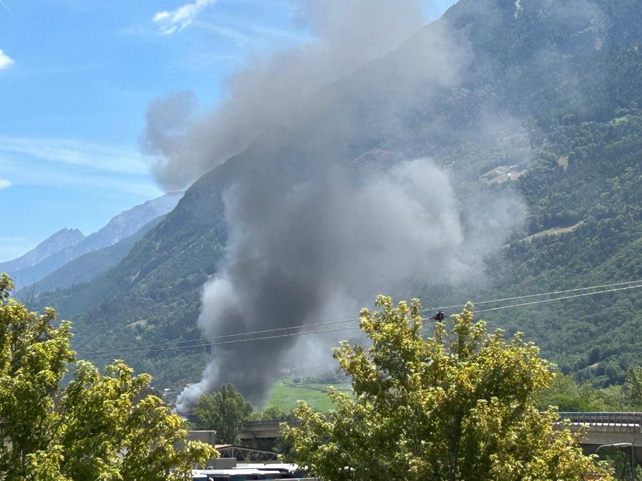 Incendio alla 'Partesa' a Plan Felinaz di Charvensod Incendio alla 'Partesa' a Plan Felinaz di Charvensod