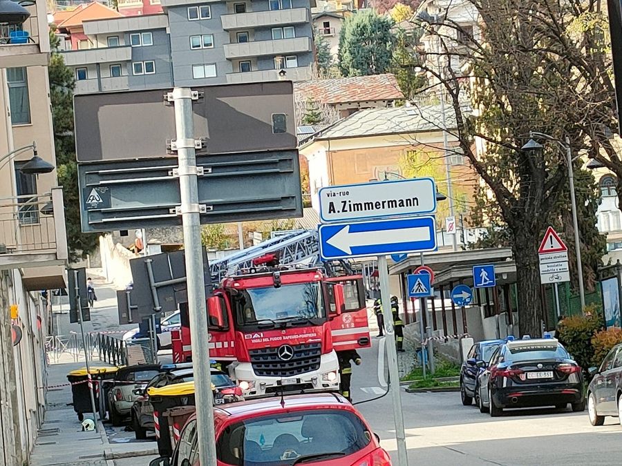 Domato incendio in un alloggio nel centro cittadino di Aosta