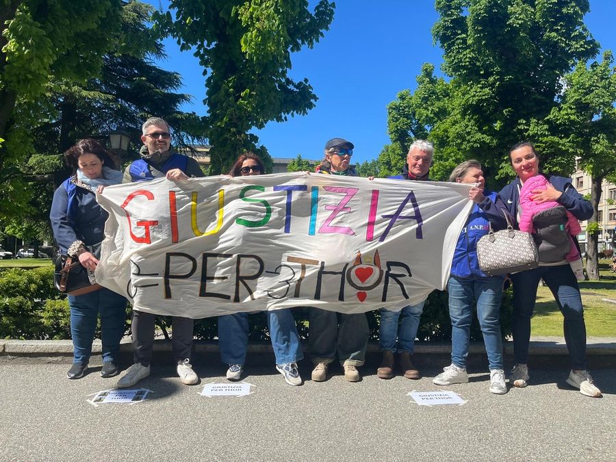 Sit-in degli animalisti Sit-in degli animalisti