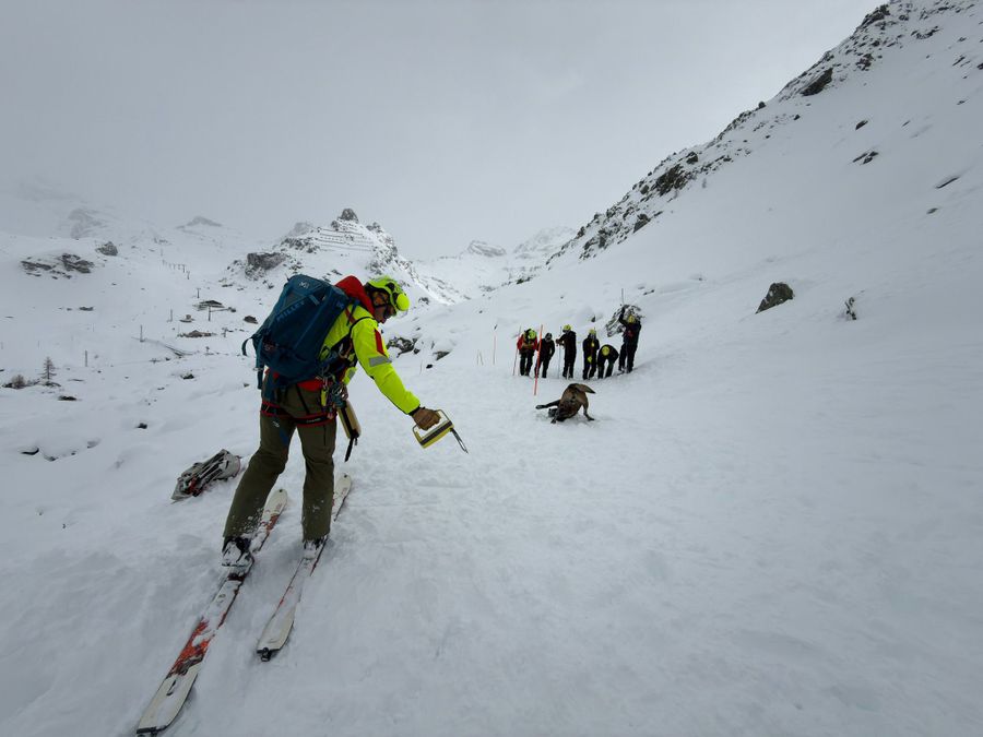 Valanga a Rhemes, evacuate in elicottero circa 100 persone Valanga a Rhemes, evacuate in elicottero circa 100 persone