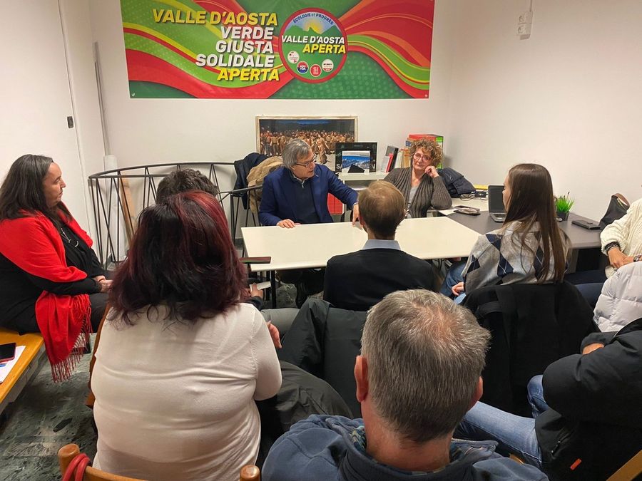 VdA Aperta, 'continuiamo il lavoro per la comunità valdostana anche in Europa' VdA Aperta, 'continuiamo il lavoro per la comunità valdostana anche in Europa'