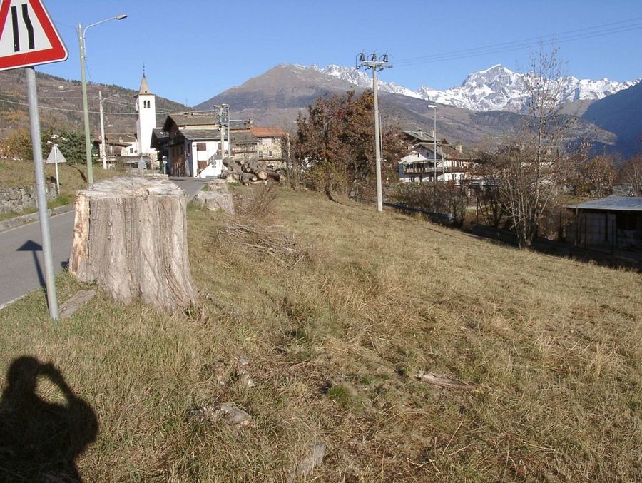 L'ingresso della frazione di Excenex