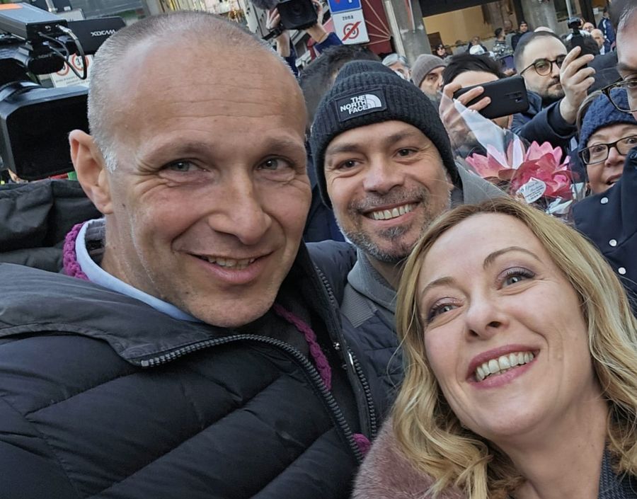 Walter Musso (primo da sn) insieme a Giorgia Meloni