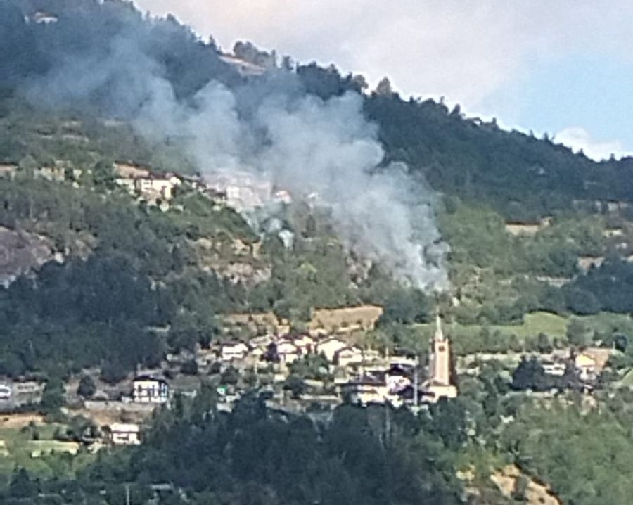 Incendio boschivo sopra Gignod Incendio boschivo sopra Gignod