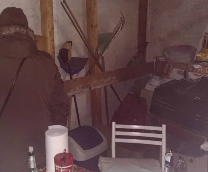 Un senzatetto che vive stabilmente in un'autorimessa (foto di archivio) Un senzatetto che vive stabilmente in un'autorimessa (foto di archivio)