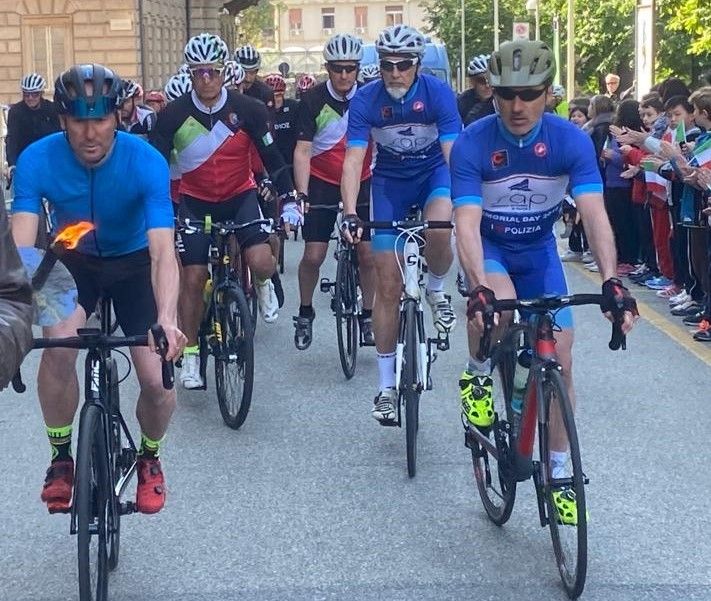 Emozionante partenza della Fiaccola (immagine di repertorio) Emozionante partenza della Fiaccola (immagine di repertorio)