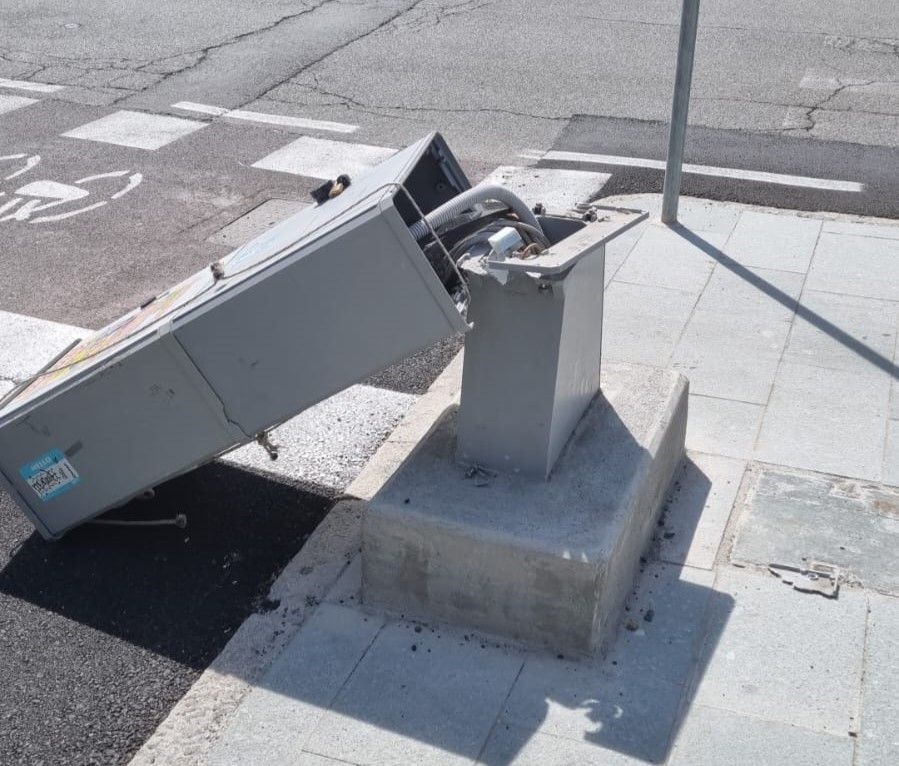 Aosta, vandalizzato quadro elettrico, lampioni accesi di fronte alla Regione