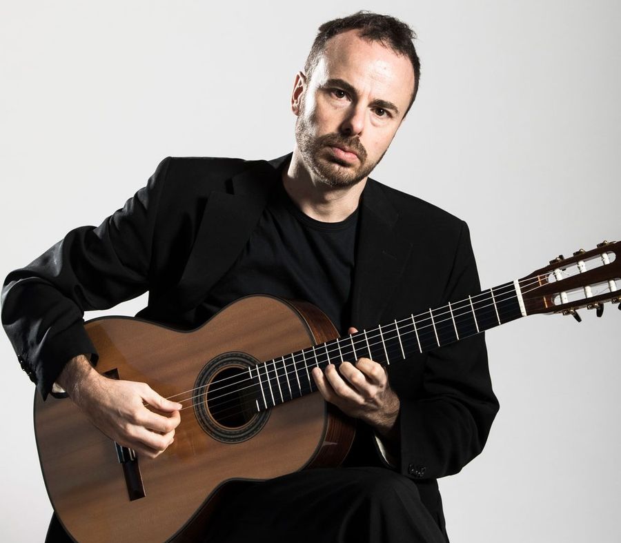 L'incanto della chitarra classica di Lorenzo Micheli nel Vallone di Cime Bianche