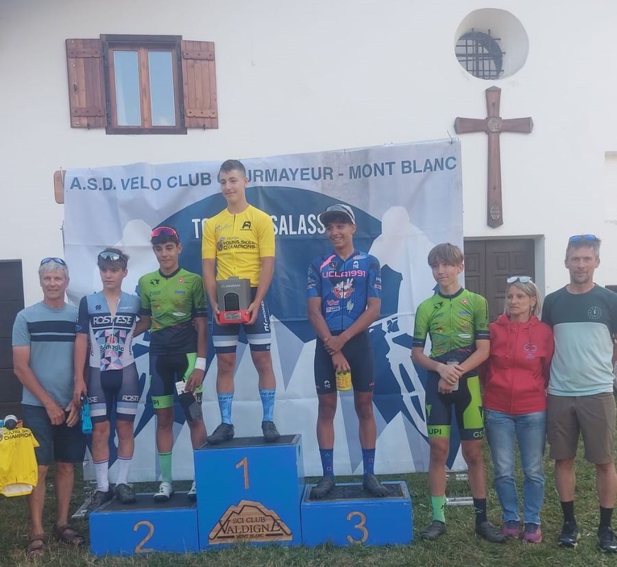 Ciclismo: la ‘manita’ del Gs Lupi Valle d’Aosta nel Gran Prix Giovanissimi di Arpy Ciclismo: la ‘manita’ del Gs Lupi Valle d’Aosta nel Gran Prix Giovanissimi di Arpy