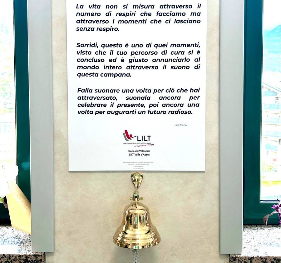 Al 'Parini' è arrivata la Campana del Sollievo per i malati di tumore Al 'Parini' è arrivata la Campana del Sollievo per i malati di tumore