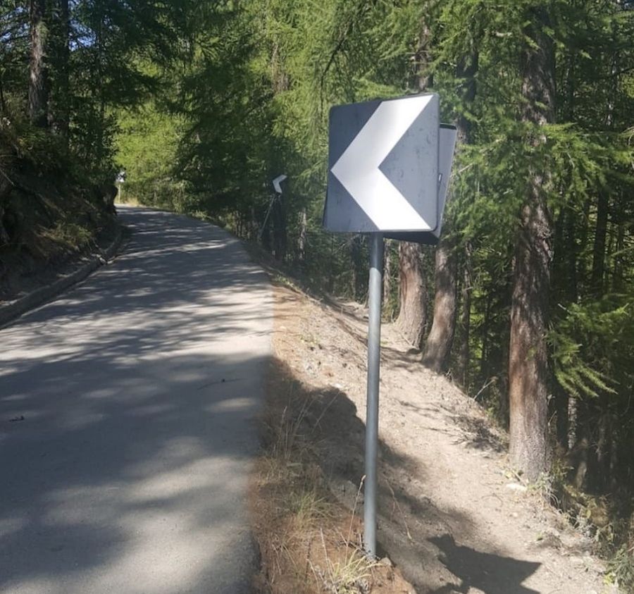 Una strada pubblica a Vetan