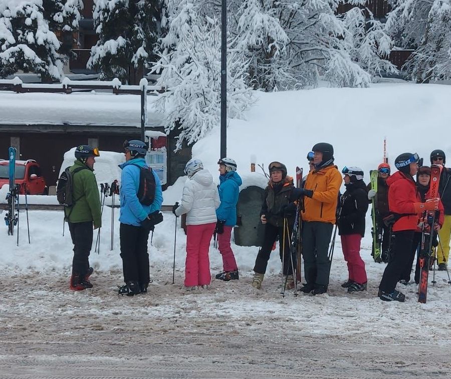 Attesa della navetta a Champoluc