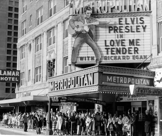 Accadde oggi: 15 novembre 1956; Il film 'Love Me Tender' debutta a New York al Paramount Theatre