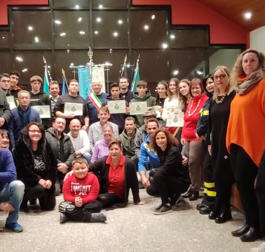 I neodiciottenni di Pollein con il Consiglio comunale i genitori e le associazioni del territorio