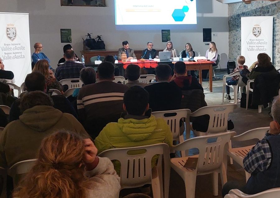 L'assessore Carrel ha incontrato gli agricoltori sulle novità operative del settore